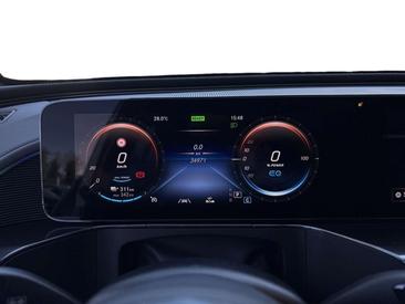 Mercedes EQC 400 AMG Line — photo 10