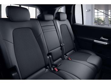 Mercedes GLB 200 Progressive — photo 9