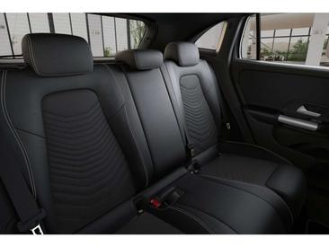 Mercedes GLA 220 NIGHT — photo 9