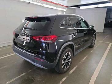 Mercedes GLA 180 — photo 4