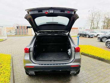 Mercedes GLA 180 Night Edition — photo 6