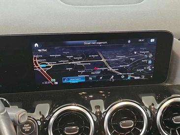 Mercedes GLA 180 — photo 7