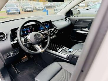 Mercedes GLA 200 Night Edition — photo 7
