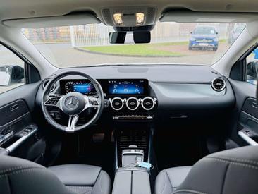 Mercedes GLA 200 Night Edition — photo 10
