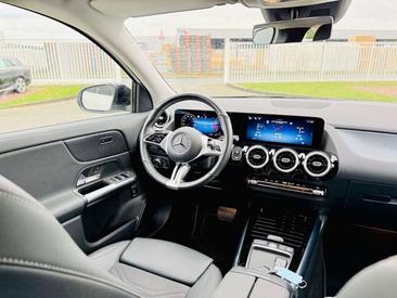 Mercedes GLA 200 Night Edition — photo 11