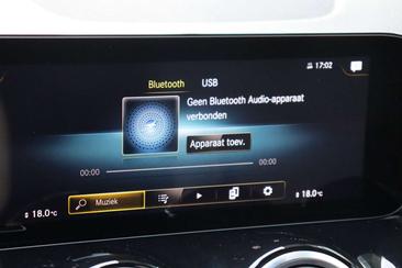 Mercedes GLB 200 Business — photo 21