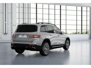 Mercedes GLB 200 AMG Line — photo 2