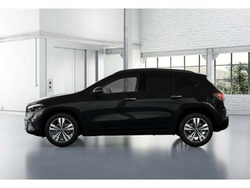 Mercedes GLA 200 Night Edition — photo 3