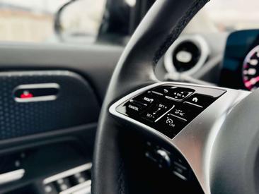 Mercedes GLA 200 Night Edition — photo 17