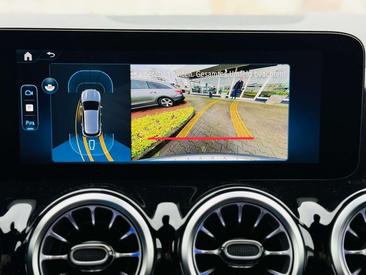 Mercedes GLA 180 Night Edition — photo 19