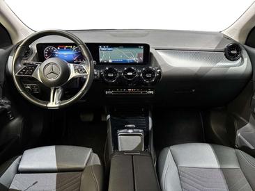 Mercedes GLA 180 — photo 9