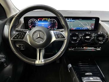 Mercedes GLA 180 — photo 11