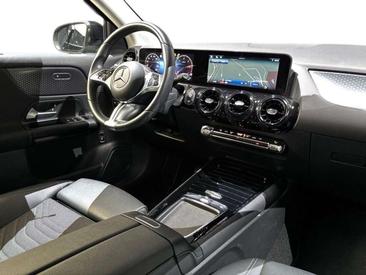 Mercedes GLA 180 — photo 15