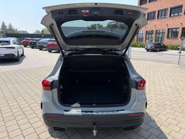 Mercedes GLA 200 Night Edition — photo 9