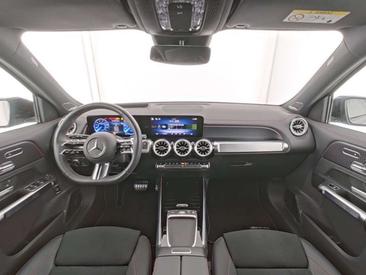 Mercedes EQB 250+ AMG Line — photo 7
