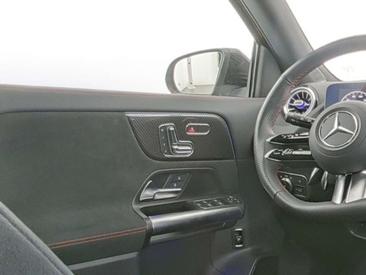 Mercedes GLA 200 AMG Line — photo 8