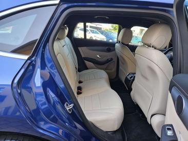 Mercedes EQC 400 — photo 12