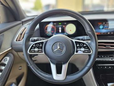 Mercedes EQC 400 — photo 15
