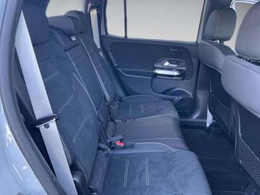Mercedes GLB 220 — photo 11