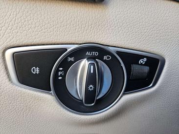 Mercedes EQC 400 — photo 22