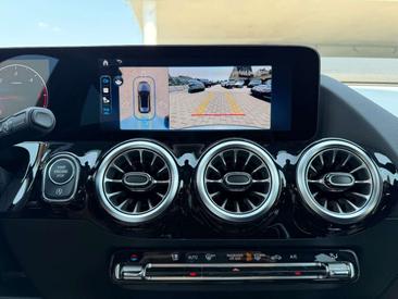Mercedes GLA 200 Night Edition — photo 25