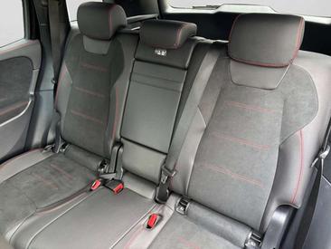 Mercedes GLB 200 — photo 9