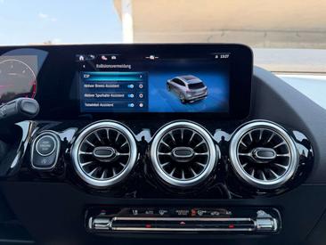 Mercedes GLA 200 Night Edition — photo 27