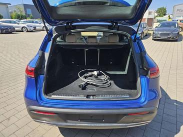 Mercedes EQC 400 — photo 26