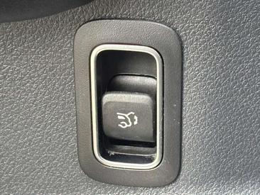 Mercedes GLB 200 — photo 17
