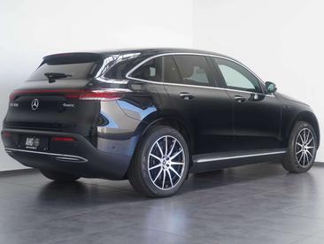 Mercedes EQC 400 AMG Line — photo 3