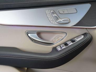 Mercedes EQC 400 AMG Line — photo 9