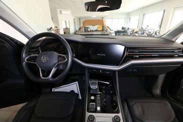 Volkswagen Touareg TDI 4Motion Elegance — photo 11