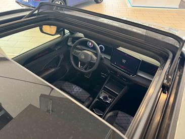 Volkswagen Tayron EHYBRID R-Line Plus — photo 10