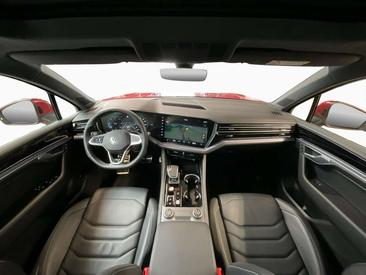 Volkswagen Touareg R-Line — photo 4