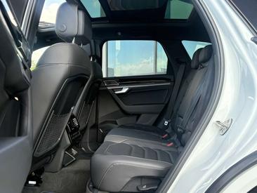 Volkswagen Touareg EHybrid 4Motion R — photo 28