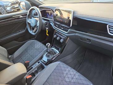 Volkswagen T-Roc R-Line — photo 9