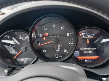 Porsche 718 type 982 Boxster T — photo 36