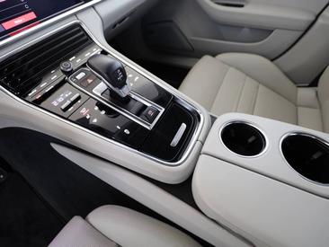 Porsche Panamera II ph2 Turbo S — photo 17