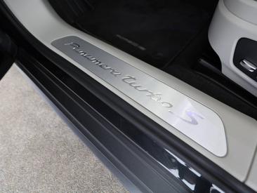 Porsche Panamera II ph2 Turbo S — photo 20