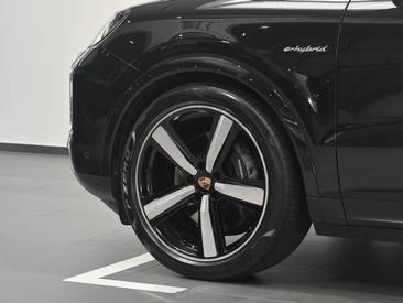 Porsche Cayenne III E-Hybrid Coupé — photo 9