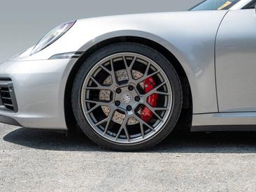 Porsche 992 I Carrera 4S — photo 4