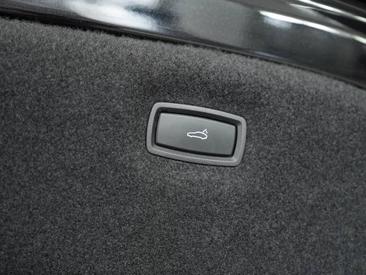 Porsche Taycan — photo 11