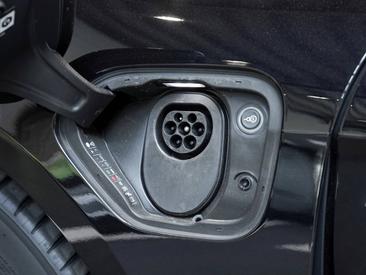 Porsche Taycan — photo 12