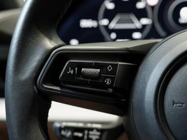 Porsche Taycan — photo 19