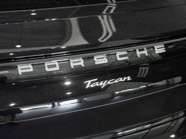 Porsche Taycan — photo 23