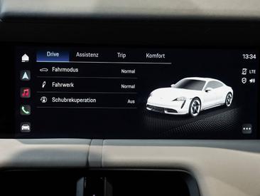 Porsche Taycan — photo 25