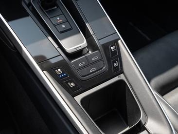 Porsche 992 I Carrera 4S — photo 25