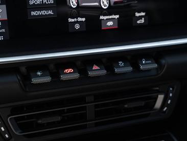 Porsche 992 I Carrera 4S — photo 26