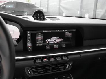 Porsche 992 I Carrera 4S — photo 27
