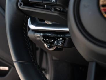 Porsche 992 I Carrera 4S — photo 31